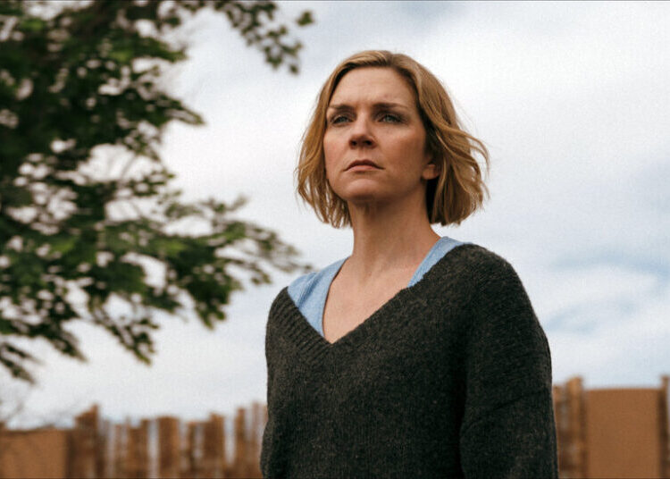Rhea Seehorn Wins Her First Emmy for ‘Pluribus’