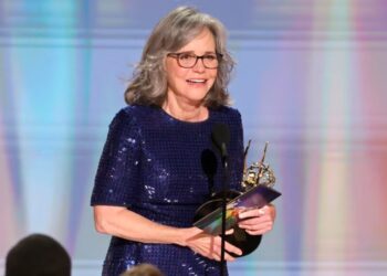 Sally Field Calls Out Trump’s Canada Trade War and Paramount Merger in Emotional Emmys Speech