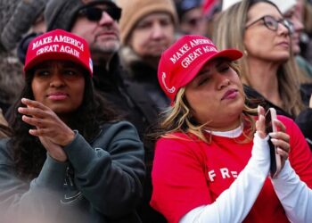 Republicans sense MAGA dam breaking but ‘they’re afraid of looking like idiots’: report