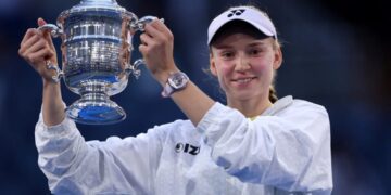 Millionaire Gen Z tennis star Elena Rybakina turned down 15 colleges to keep playing tennis—against her dad’s wishes. Now she’s no. 1 in the world
