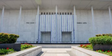 Crisis at the Kennedy Center: Why Its Main Building Is Going Dark for Two Years