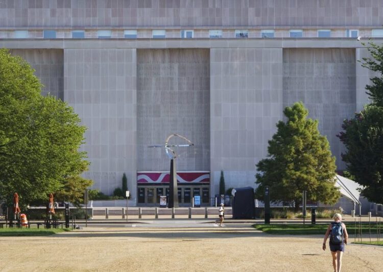 Trump’s Warning Signs Are Coming to the Smithsonian