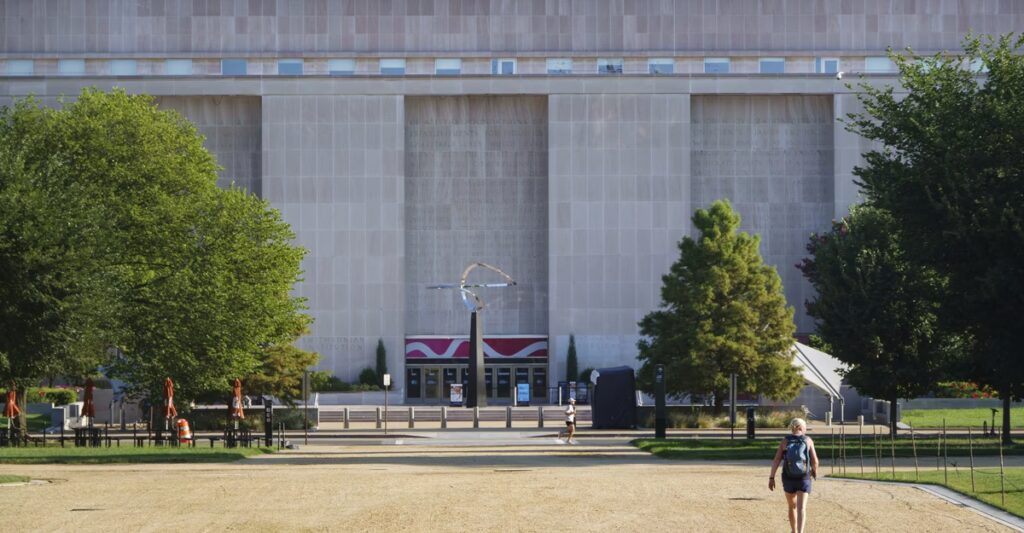 Trump’s Warning Signs Are Coming to the Smithsonian