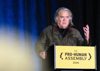 The Bannon-Bernie Bromance Over AI and Oligarchs
