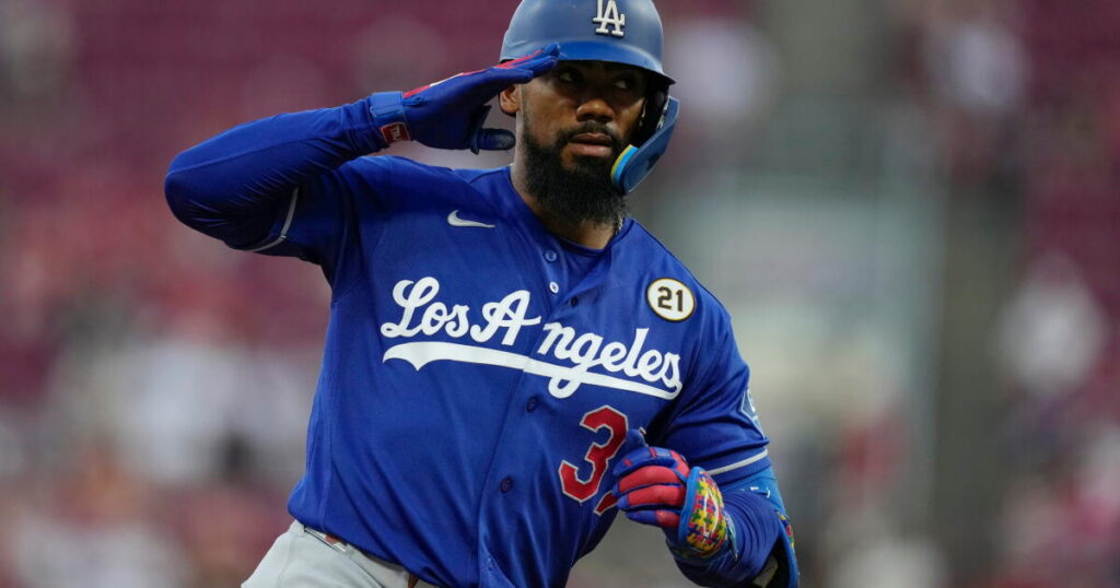 How Teoscar Hernández fixed his swing to help power Dodgers over the Reds