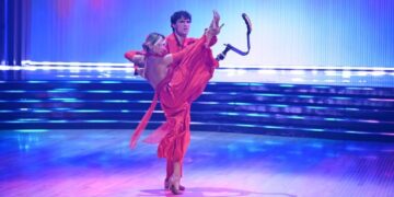 ‘DWTS’ Season 35 Premiere: Paralympian Ezra Frech Wows With Kelly Clarkson Tango