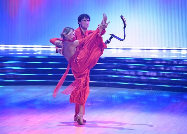 ‘DWTS’ Season 35 Premiere: Paralympian Ezra Frech Wows With Kelly Clarkson Tango