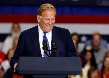 ‘Scared’ MAGA Senate nominee ridiculed as Dem opponent debates empty podium