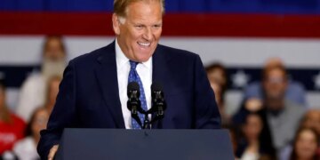 ‘Scared’ MAGA Senate nominee ridiculed as Dem opponent debates empty podium