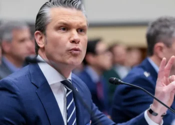 Waistline-obsessed Hegseth skewered by laughing pundits: ‘That’ll crush the Iranians’