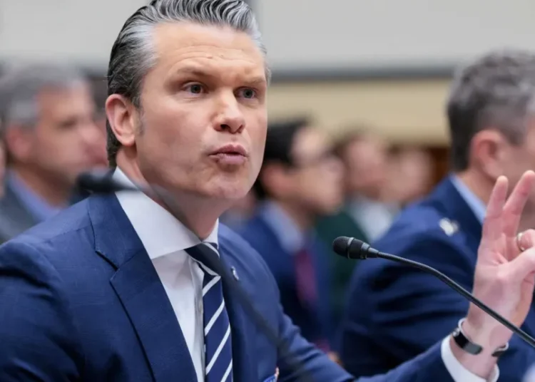 Waistline-obsessed Hegseth skewered by laughing pundits: ‘That’ll crush the Iranians’