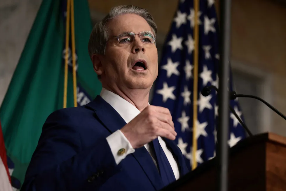 Bessent strikes high-roller pose as central banks quietly cash out: analysis