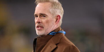 ‘Monday Night Football’ announcer Joe Buck agrees to contract extension with ESPN
