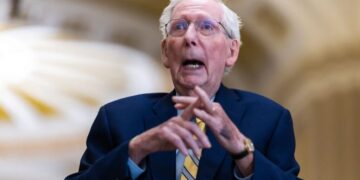Mitch McConnell Looks Pretty Scary Now That He’s Back, and Doctors Are Worried He Could Drop Dead