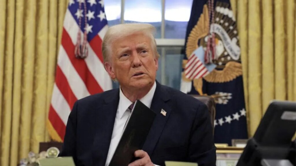 Trump’s own aides admit Venezuela oil deal won’t cut gas prices before midterms: report