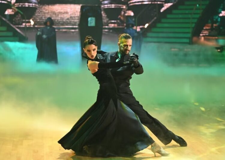 ‘DWTS’ Premiere Night 2: Maura Higgins Stuns Judges With ‘Traitors’-Inspired Foxtrot