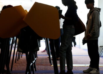 A California gender gap: Young Latinas want to fight Trump more than Latinos, study finds