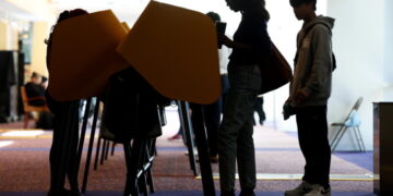 A California gender gap: Young Latinas want to fight Trump more than Latinos, study finds