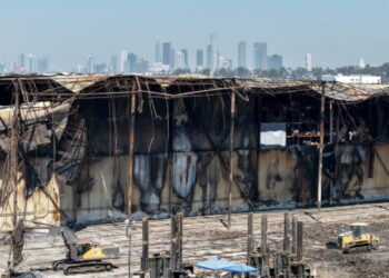Boyle Heights warehouse company says it’s being unfairly scapegoated for fire and stench