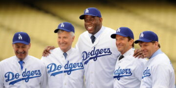 Dodgers co-owners Mark Walter, Todd Boehly sell Chelsea shares