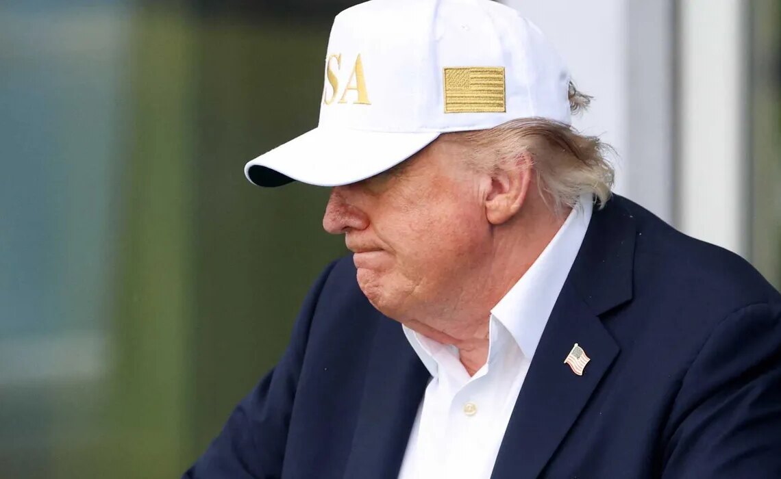 Chilling red flag spotted by Nobel-winning psychiatrist over Trump’s nuke image posts
