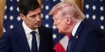 ‘Things just got awkward!’ Analyst spots alarming ‘contrast’ between Trump and Fed chief
