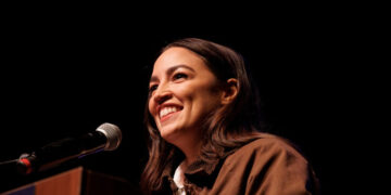 Ocasio-Cortez Donates to New York Democrats, Will Barnstorm State Ahead of Midterms