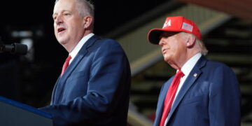Trump pushes his $5,000 ‘dividend’ pledge if GOP wins midterms. Republican candidates, not as much