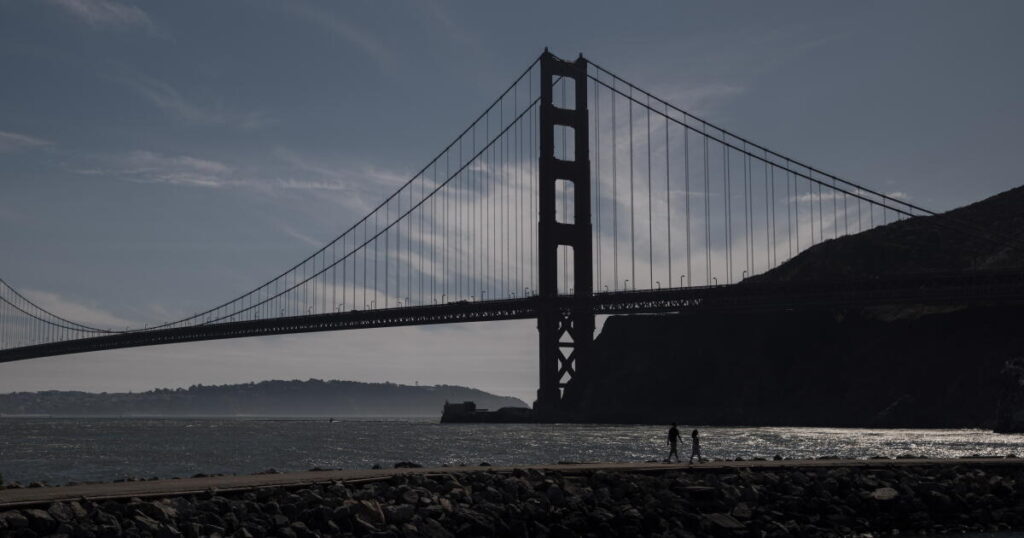 Boat capsizes under Golden Gate Bridge, leaving 1 dead