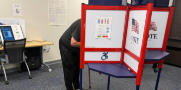 Early voting begins in U.S. midterm elections that could flip control of Congress