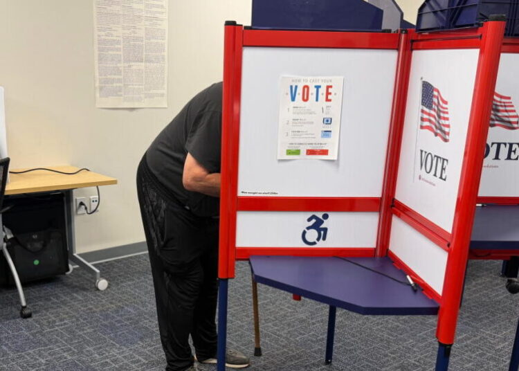 Early voting begins in U.S. midterm elections that could flip control of Congress