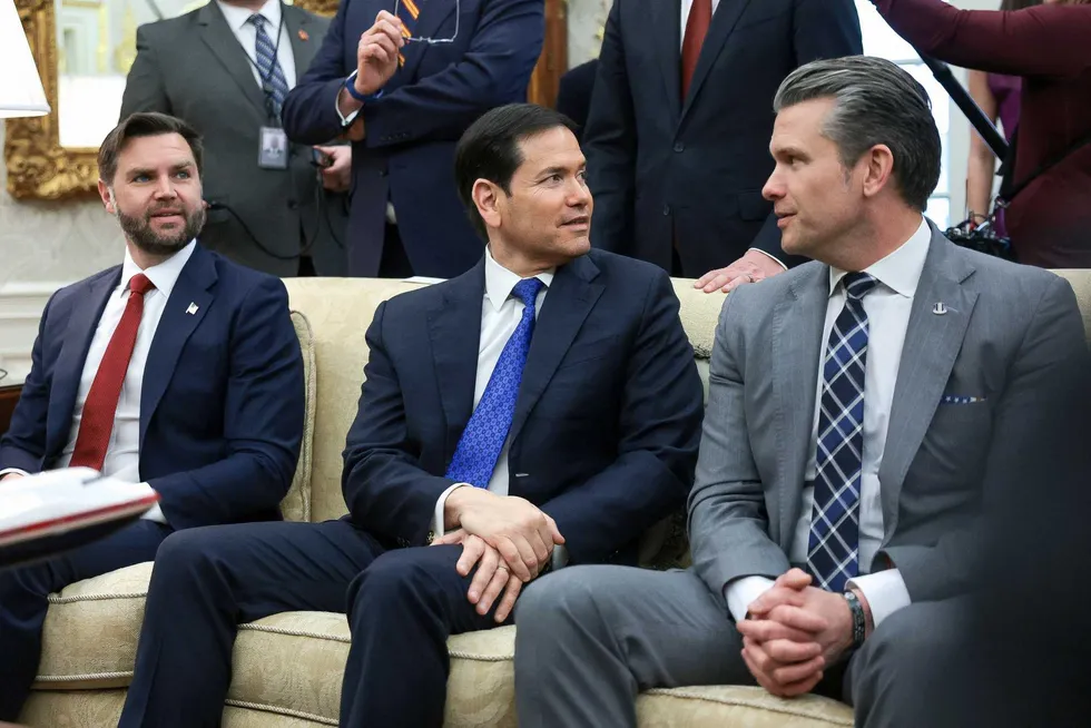 ‘Tell me if it’s real’: White House bigwig accused of perfecting his look with ‘paste’