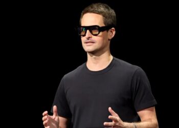 Snap is betting $3.5 billion on AR glasses that businesses can use as CEO Evan Spiegel sees a post-smartphone era