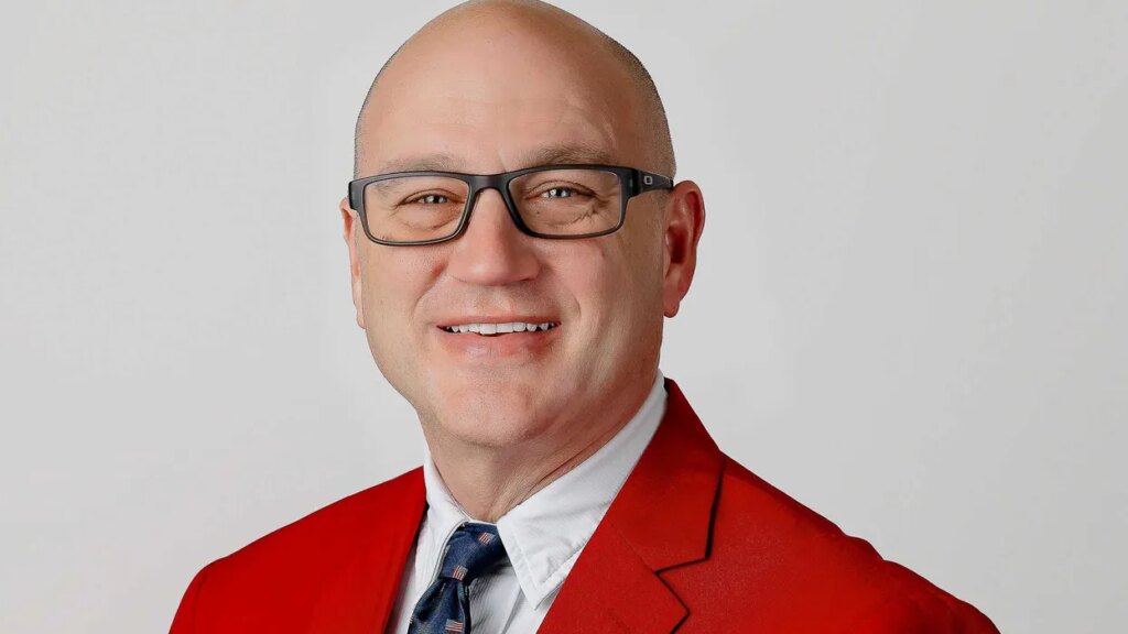 Red-state official who defended gerrymander now accused of stealing small-town election