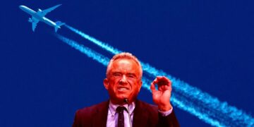 Crowd Cheers as RFK Jr. Says the Government Will Investigate “Chemtrails”