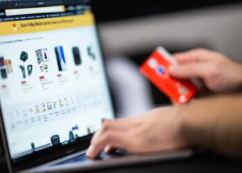 Card companies are on a ‘land grab’ to set the standards for AI shopping, even as consumers aren’t yet comfortable handing over purchases to a bot