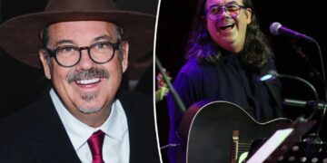 ‘Barely Breathing’ singer Duncan Sheik smiles at last public appearance before his sudden death at 56
