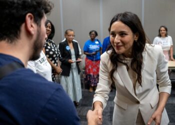 These midterm polls caught our attention this week. They’re good for Democrats.