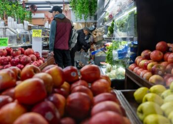 Immigrants using food stamps or Medicaid can now be denied green cards