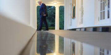 Trump is sober about the midterm prospects for Republicans, advisers say