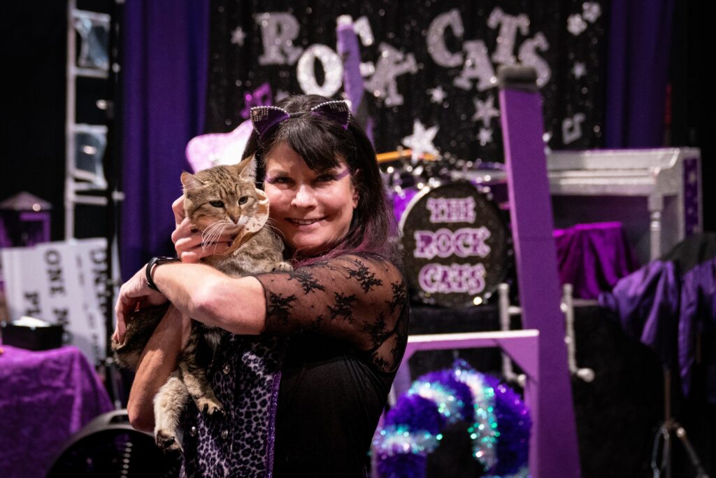 These rescue cats perform astonishing tricks, when they feel like it