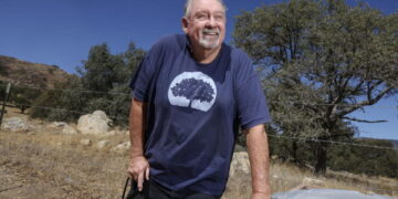 California is losing its oaks. One man is planting 10,000, including in tree-scarce Altadena