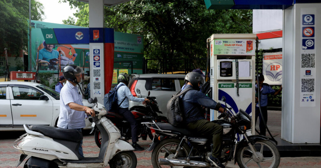 India Is Again Squeezed Between the Threat of Trump Tariffs and Russian Oil