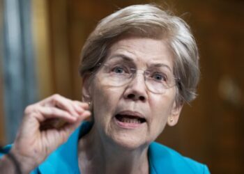 Elizabeth Warren Blasts Paramount Merger Settlement Talks: ‘Massive Mistake to Cave’
