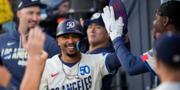 Dodgers’ September surge continues: L.A. racks up 15 hits in win over Giants