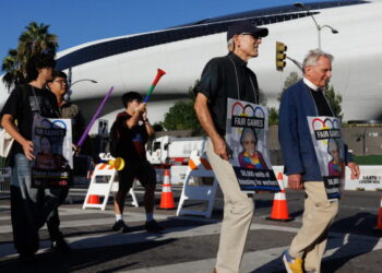 Jedi-themed protest outside Lucas Museum targets L.A. Olympics over worker rights