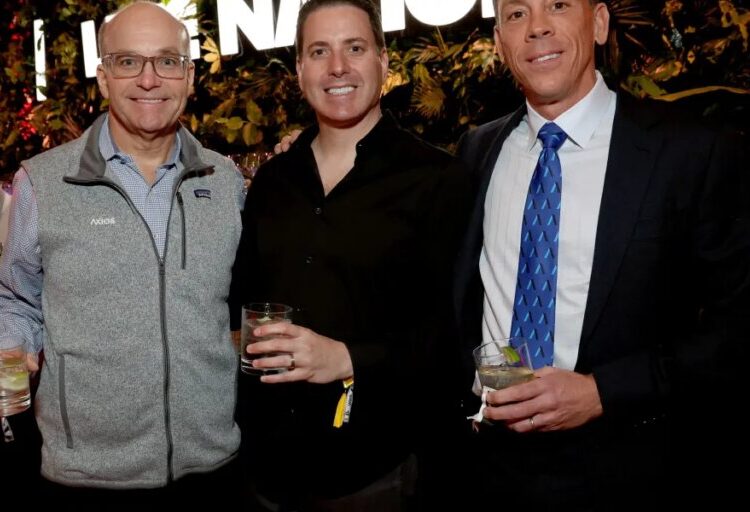 The Axios founders on how AI ruined your inbox, why the ’90s really were different and how to succeed through ‘Simplify’
