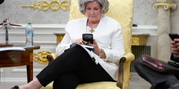 Big Susie Wiles myth busted in analysis: ‘Scrolling on her phone while the world burns’