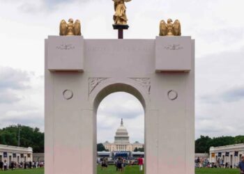 Trump says he will convert his planned arch to a ‘top grade military complex’ that can host drones, snipers and ammunition