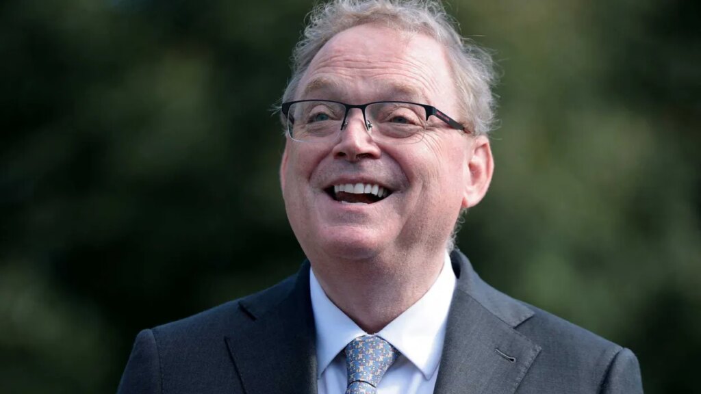Hassett’s hamburger humblebrag leaves Americans heaving: ‘This is offensively ignorant’